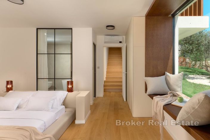 Image No.22-Villa de 5 chambres à vendre à Primošten