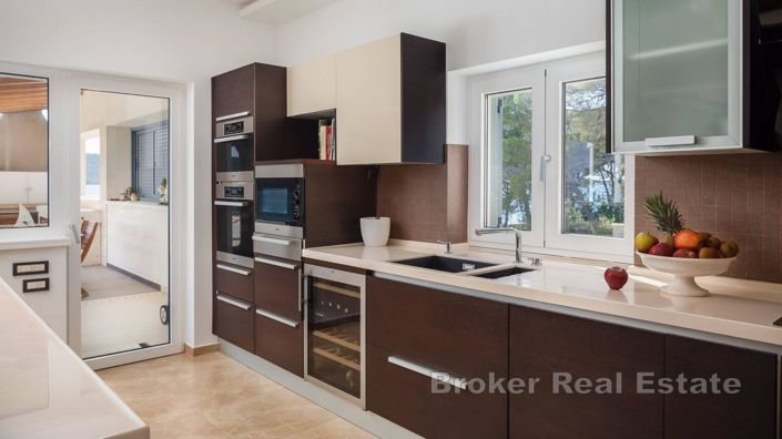 Image No.13-7 Bed Villa for sale