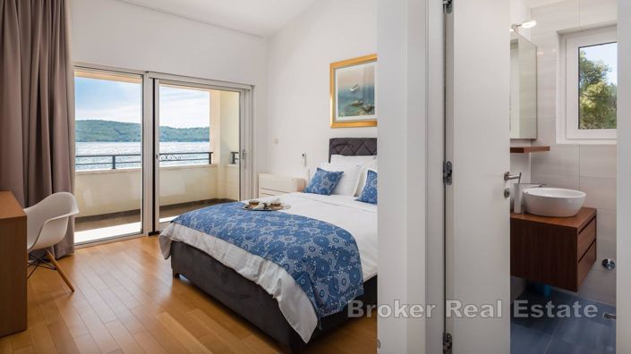 Image No.15-7 Bed Villa for sale