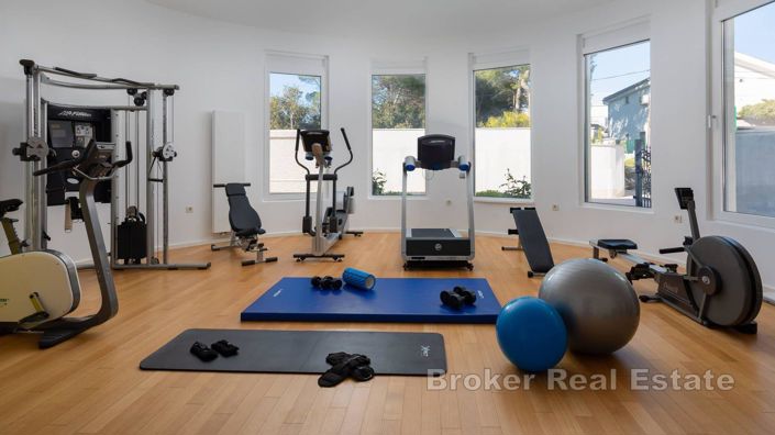 Image No.19-7 Bed Villa for sale