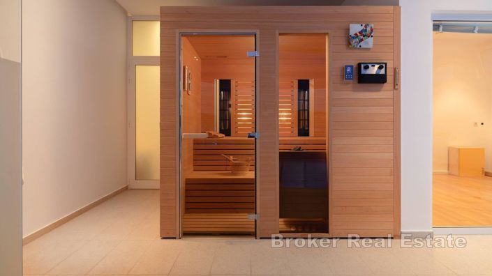 Image No.20-7 Bed Villa for sale