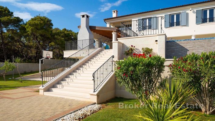 Image No.22-7 Bed Villa for sale