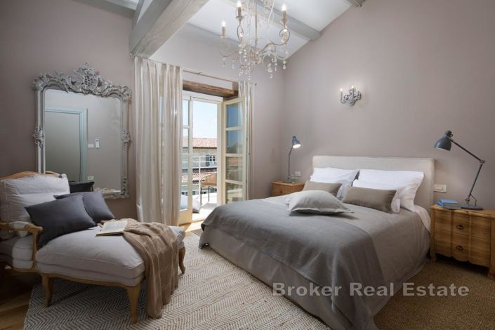 Image No.12-5 Bed Villa for sale