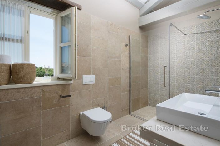 Image No.14-5 Bed Villa for sale