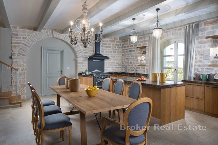 Image No.6-5 Bed Villa for sale