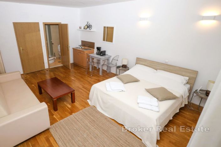 Image No.13-9 Bed Villa for sale