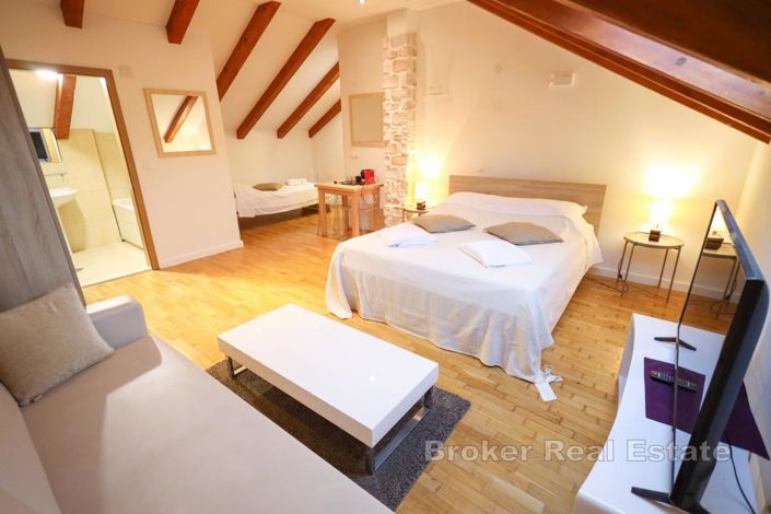 Image No.14-9 Bed Villa for sale