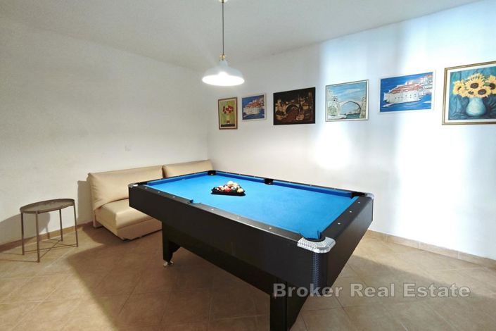 Image No.18-9 Bed Villa for sale