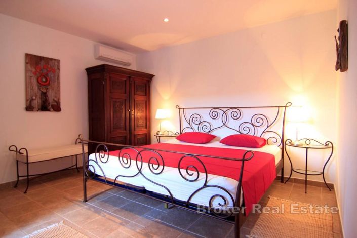 Image No.10-3 Bed Villa for sale