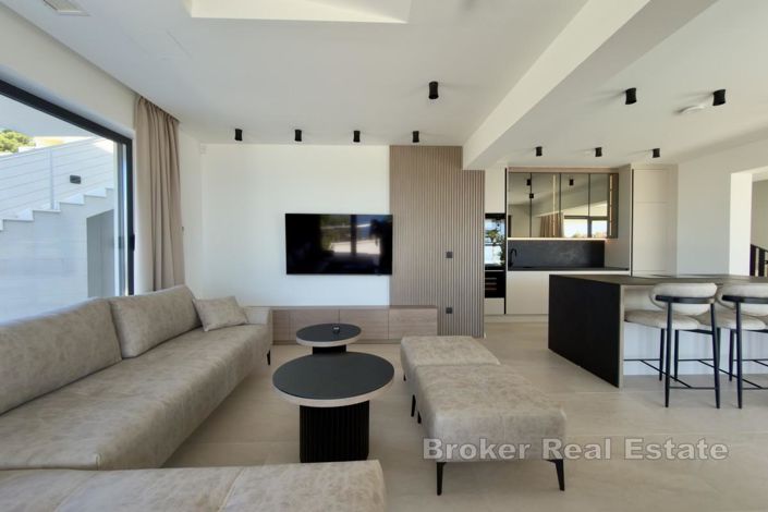 Image No.8-4 Bed Villa for sale