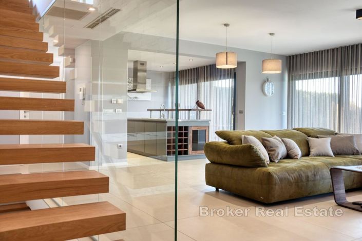 Image No.3-3 Bed Villa for sale