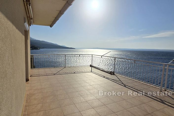 Image No.2-8 Bed Villa for sale