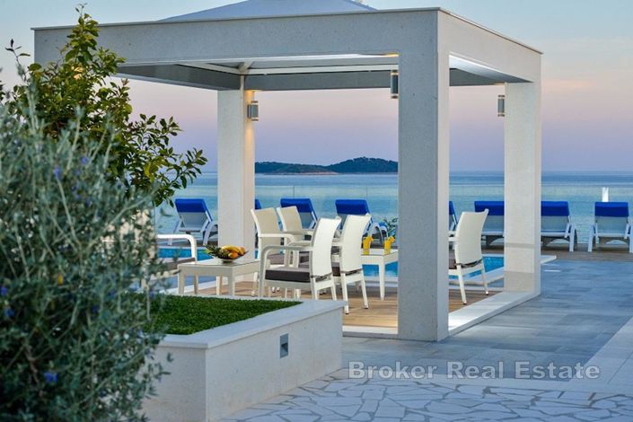 Image No.15-24 Bed Villa for sale