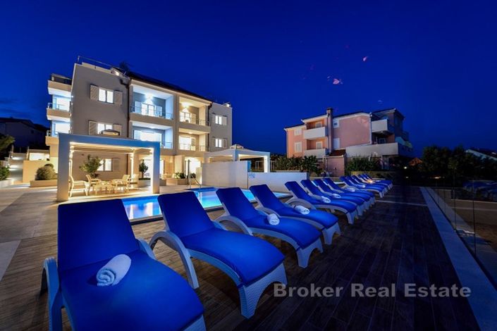 Image No.18-24 Bed Villa for sale