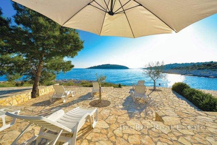 Image No.20-24 Bed Villa for sale