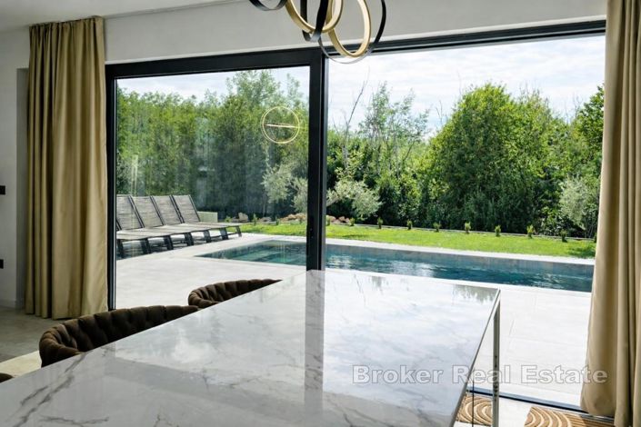 Image No.4-5 Bed Villa for sale