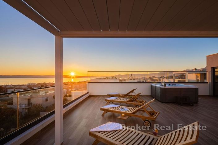 Image No.2-4 Bed Villa for sale