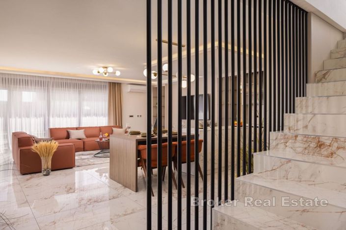 Image No.7-4 Bed Villa for sale