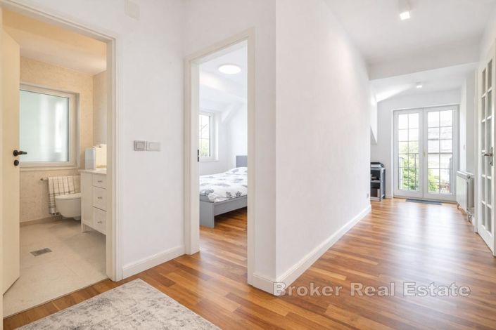 Image No.14-4 Bed Villa for sale