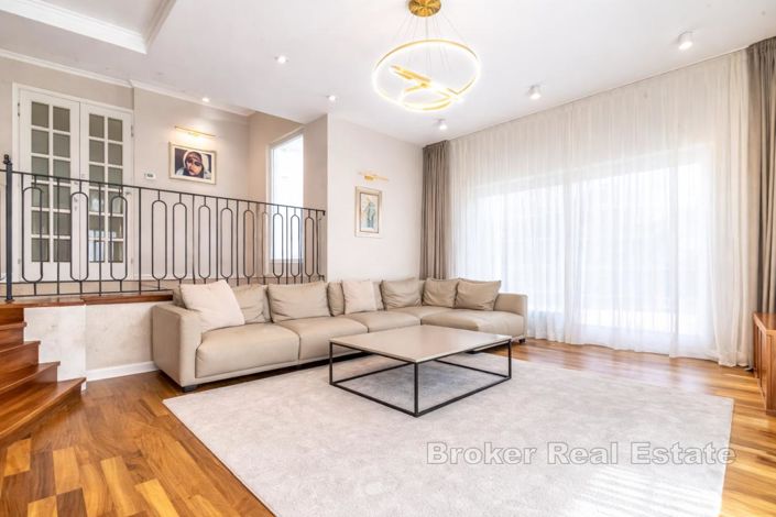 Image No.4-4 Bed Villa for sale