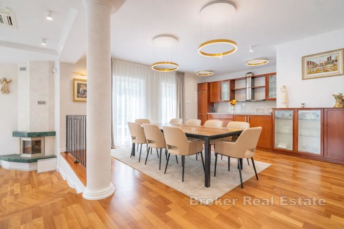 Image No.7-4 Bed Villa for sale