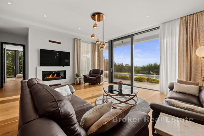 Image No.3-Villa de 3 chambres à vendre à Novigrad