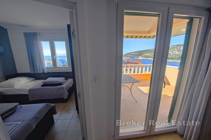 Image No.16-12 Bed Villa for sale