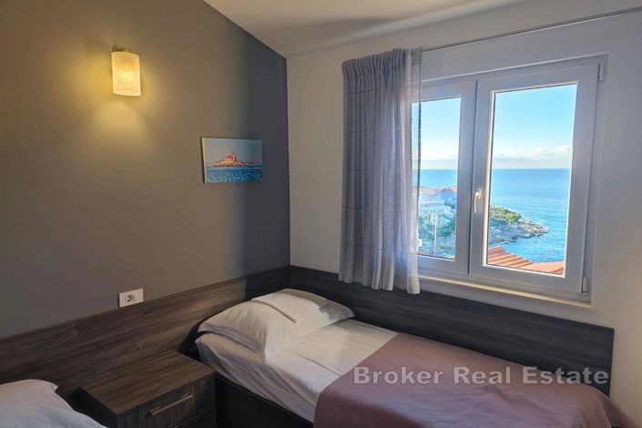 Image No.17-12 Bed Villa for sale