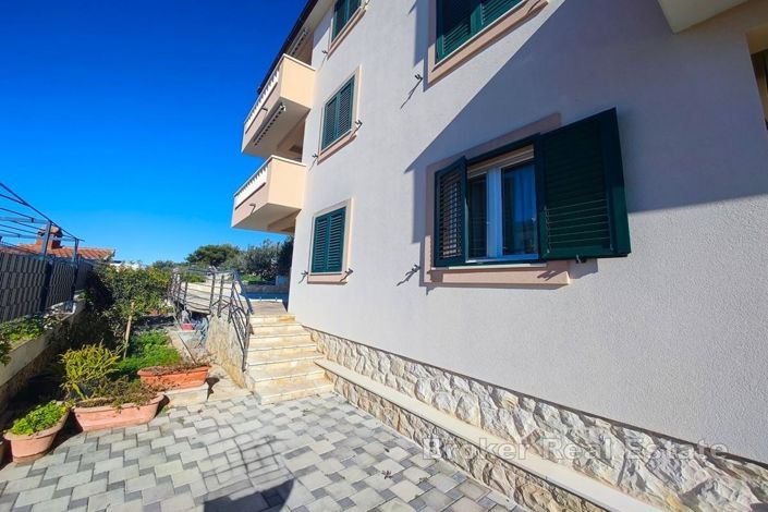 Image No.3-12 Bed Villa for sale