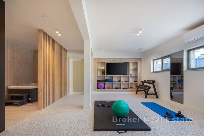 Image No.18-6 Bed Villa for sale