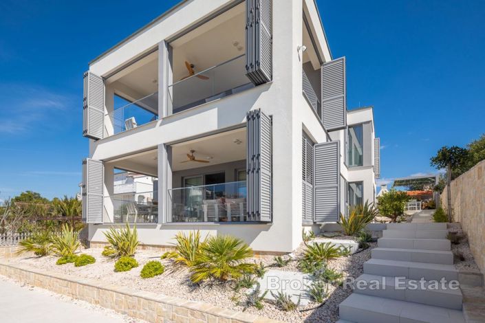 Image No.6-6 Bed Villa for sale