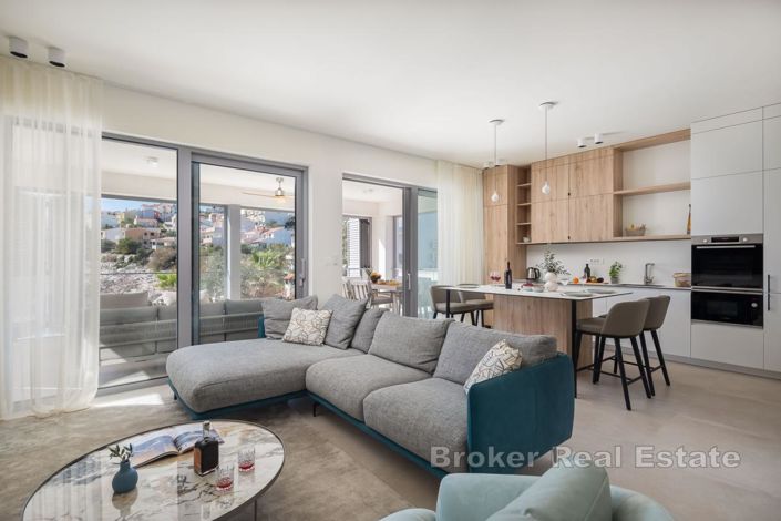 Image No.8-6 Bed Villa for sale