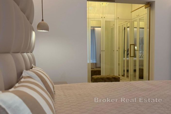 Image No.8-4 Bed Villa for sale