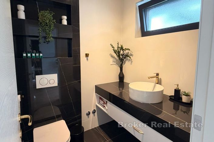 Image No.9-4 Bed Villa for sale