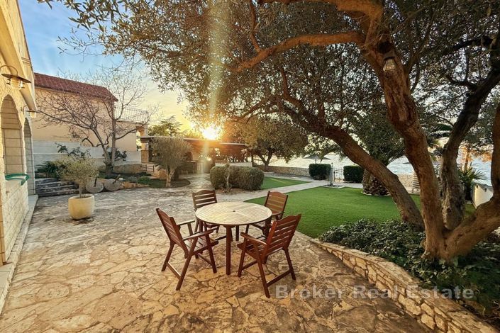 Image No.16-10 Bed Villa for sale