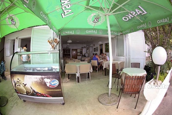 Image No.16-Un hôtel de 10 chambres à vendre à Makarska