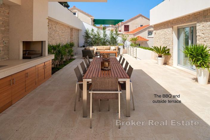 Image No.11-6 Bed Villa for sale