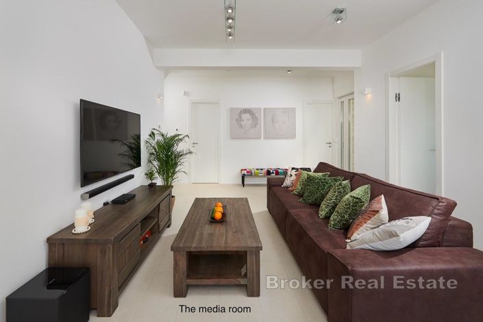 Image No.16-6 Bed Villa for sale