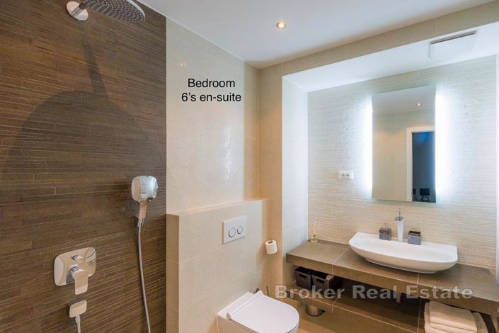 Image No.26-6 Bed Villa for sale