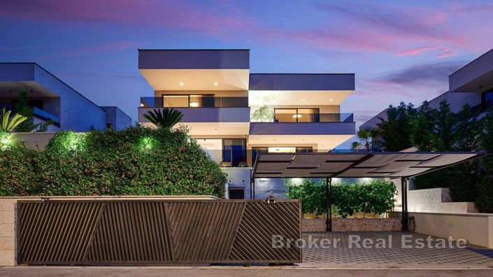 Image No.20-Villa de 12 chambres à vendre à Trogir