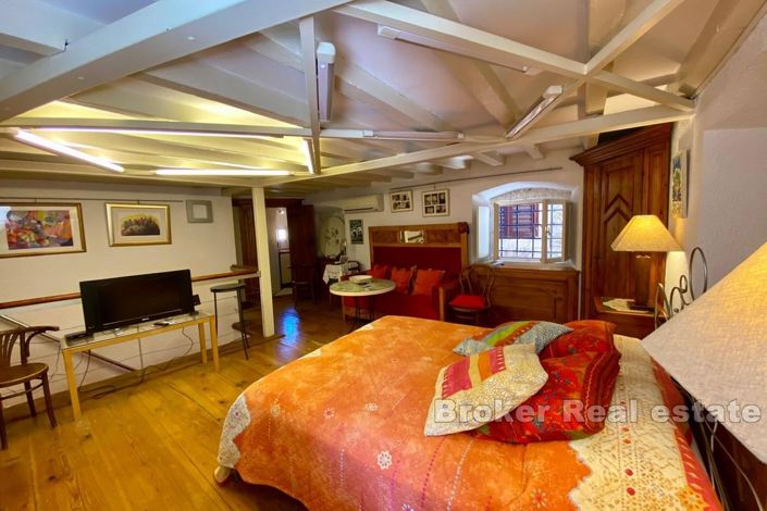 Image No.10-3 Bed Apartment for sale