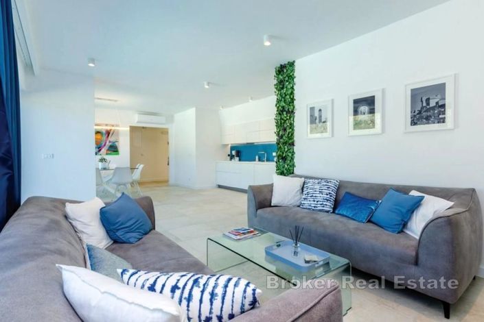 Image No.10-4 Bed Villa for sale