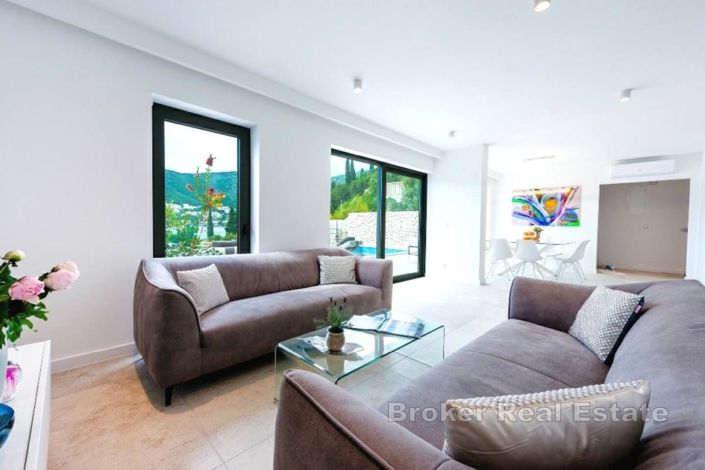 Image No.9-4 Bed Villa for sale