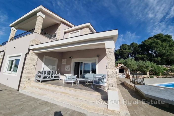 Image No.4-4 Bed Villa for sale