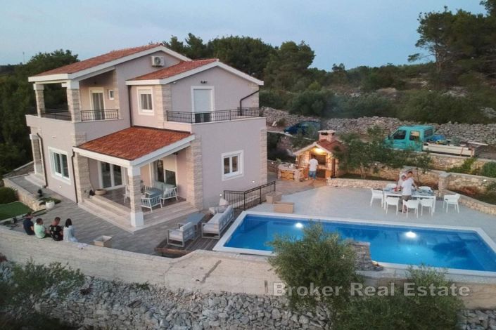 Image No.9-4 Bed Villa for sale