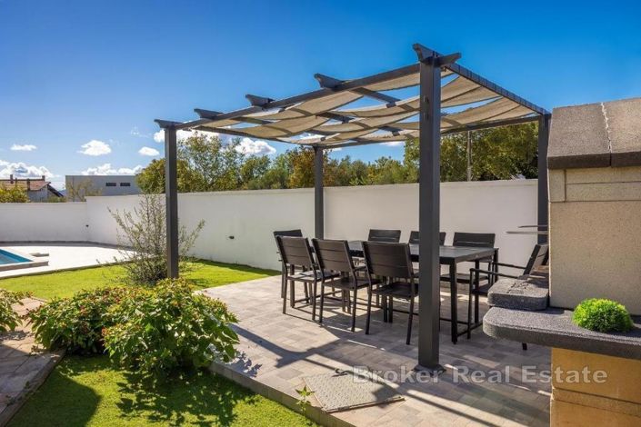 Image No.4-4 Bed Villa for sale