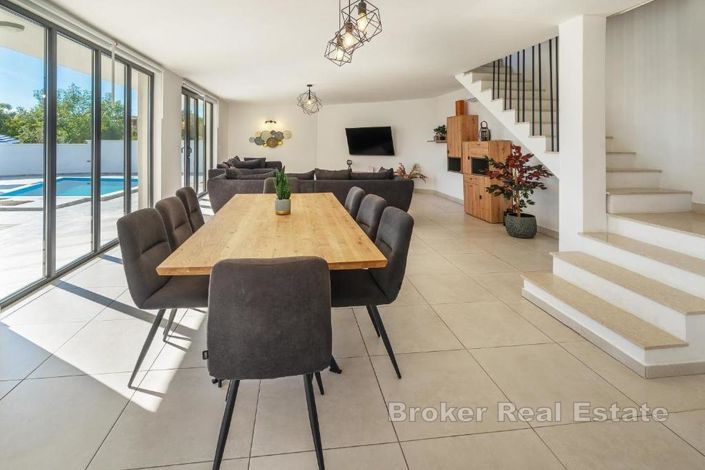 Image No.5-4 Bed Villa for sale