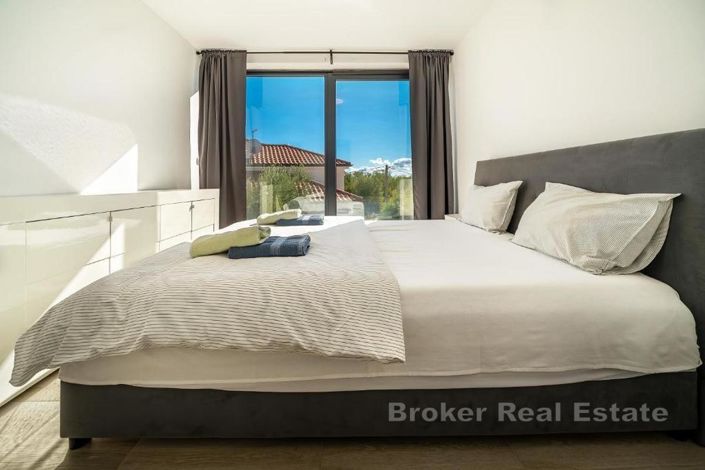 Image No.9-4 Bed Villa for sale