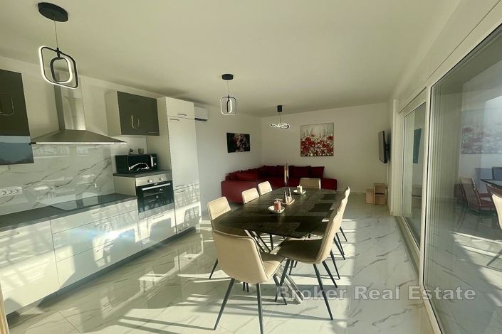 Image No.2-4 Bed Villa for sale