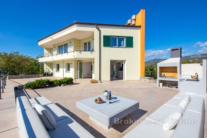 Image No.12-5 Bed Villa for sale